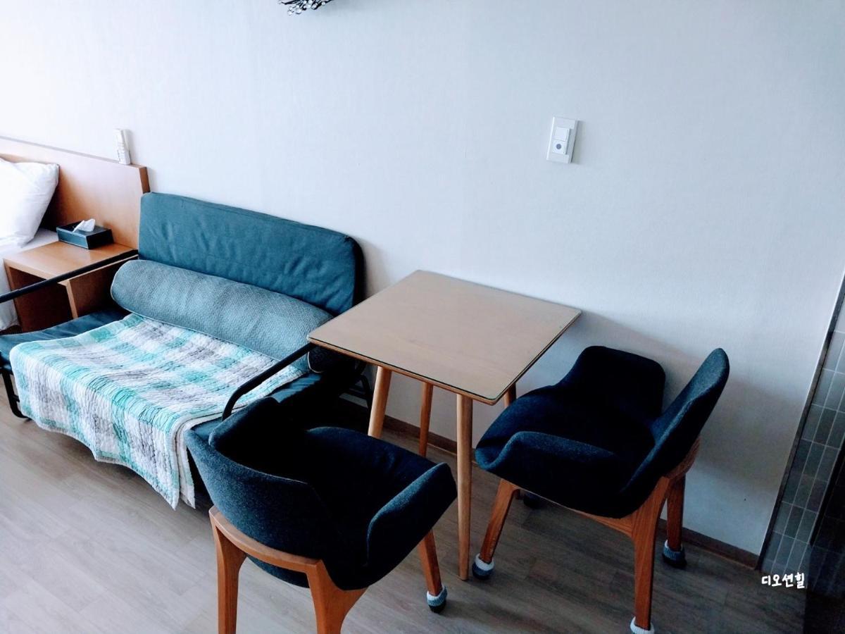 Jeju The Ocean Hill Pension Согвипхо Экстерьер фото