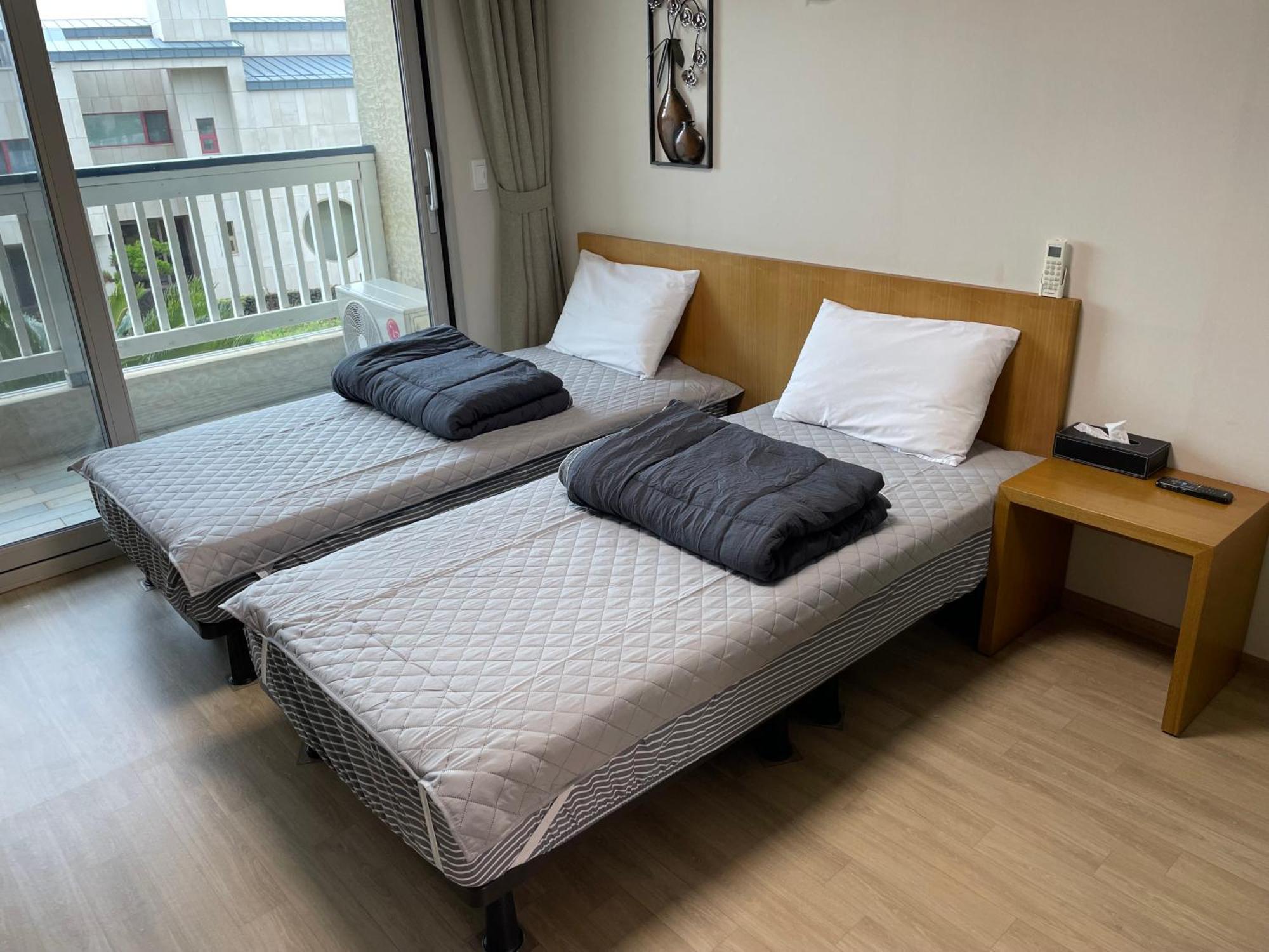 Jeju The Ocean Hill Pension Согвипхо Экстерьер фото