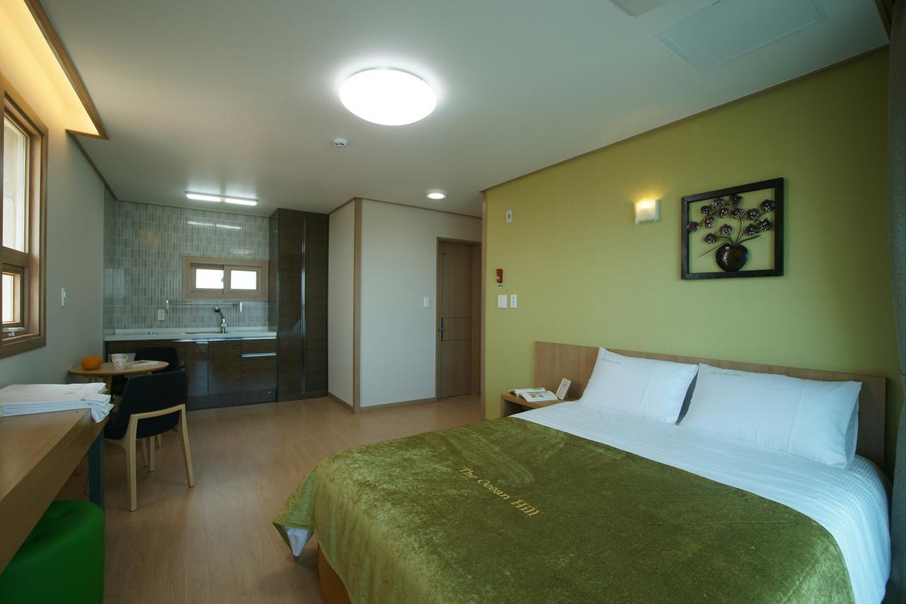 Jeju The Ocean Hill Pension Согвипхо Экстерьер фото