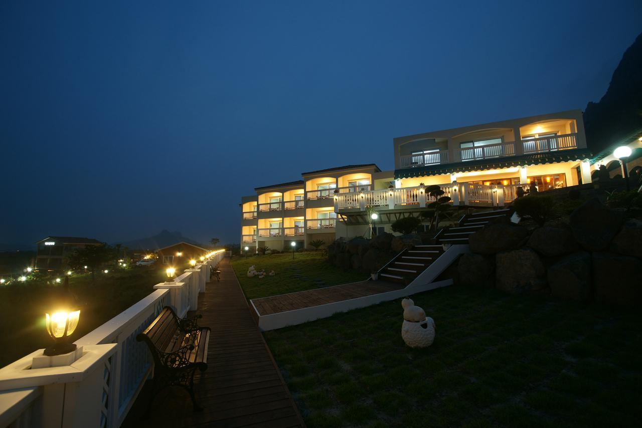 Jeju The Ocean Hill Pension Согвипхо Экстерьер фото