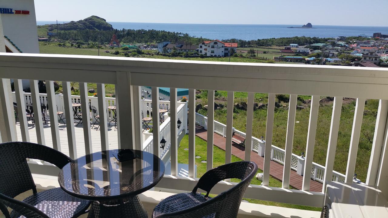 Jeju The Ocean Hill Pension Согвипхо Экстерьер фото
