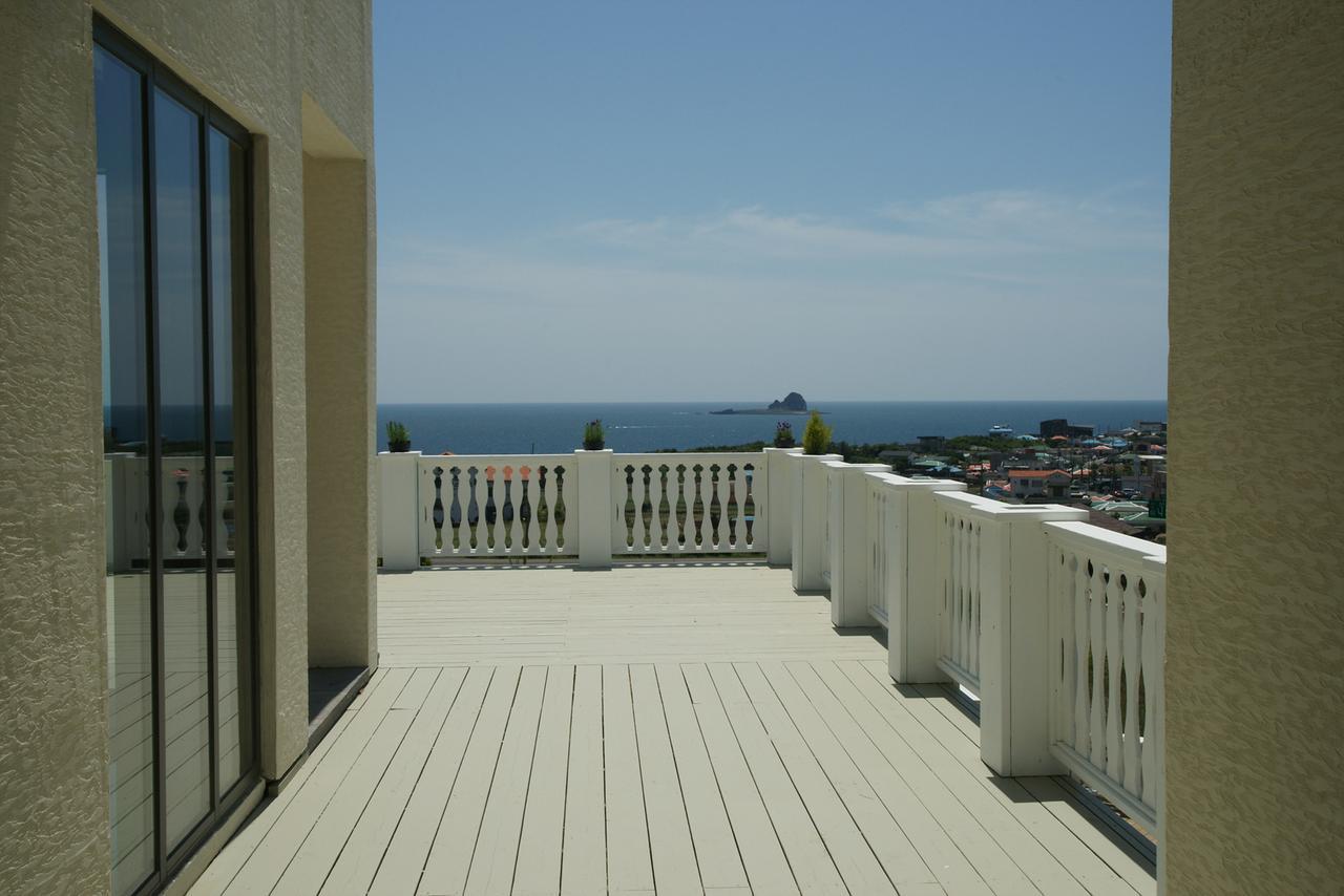 Jeju The Ocean Hill Pension Согвипхо Экстерьер фото